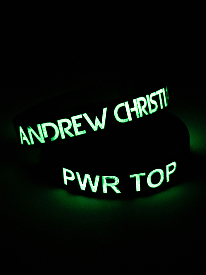 https://www.boutique-poppers.fr/shop/images/product_images/popup_images/8912-pwr-top-glow-in-the-dark-wristband__1.jpg
