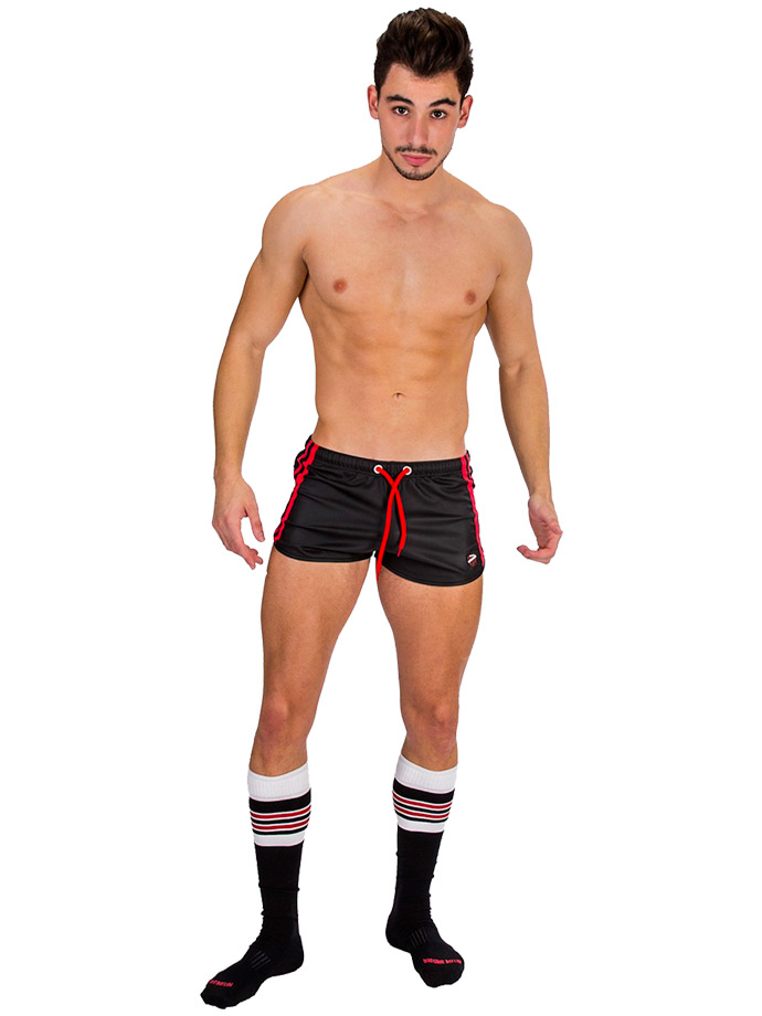 https://www.boutique-poppers.fr/shop/images/product_images/popup_images/91304-short-byron-laboratory-black-red-barcode-berlin__4.jpg