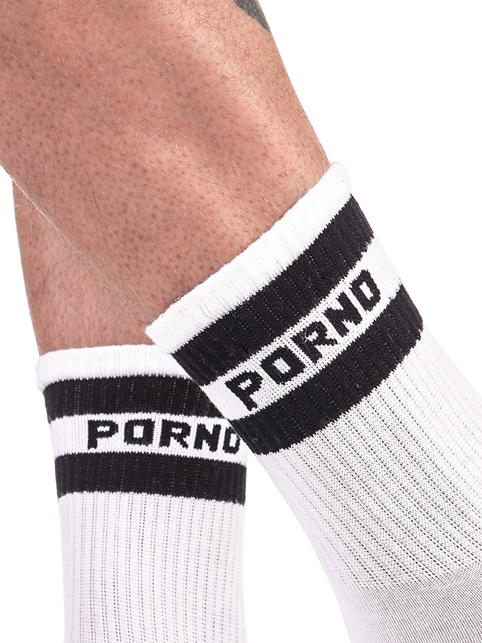 https://www.boutique-poppers.fr/shop/images/product_images/popup_images/91723-fetish-half-socks-porno-white-black-barcode-berlin__1.jpg