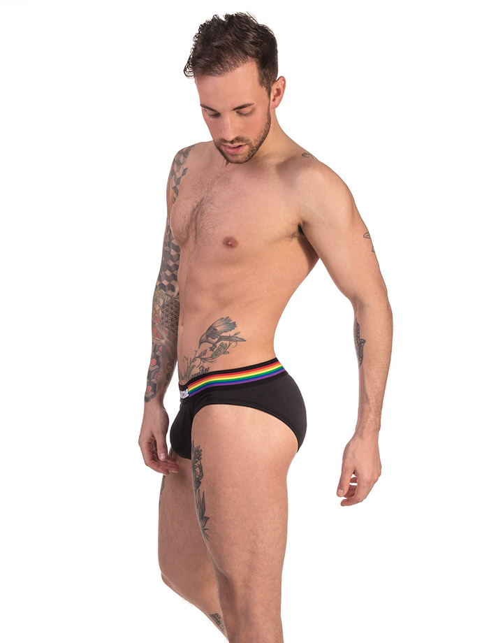 https://www.boutique-poppers.fr/shop/images/product_images/popup_images/barcode-berlin-pride-brief-black__2.jpg