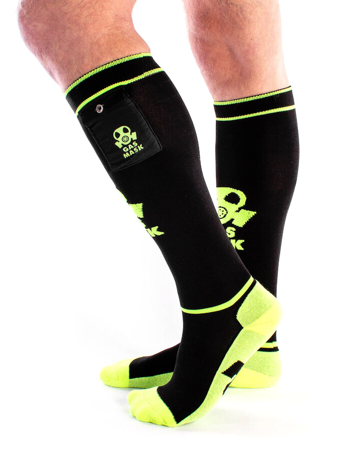 https://www.boutique-poppers.fr/shop/images/product_images/popup_images/brutus-gas-mask-party-socks-with-pocket-black__2.jpg