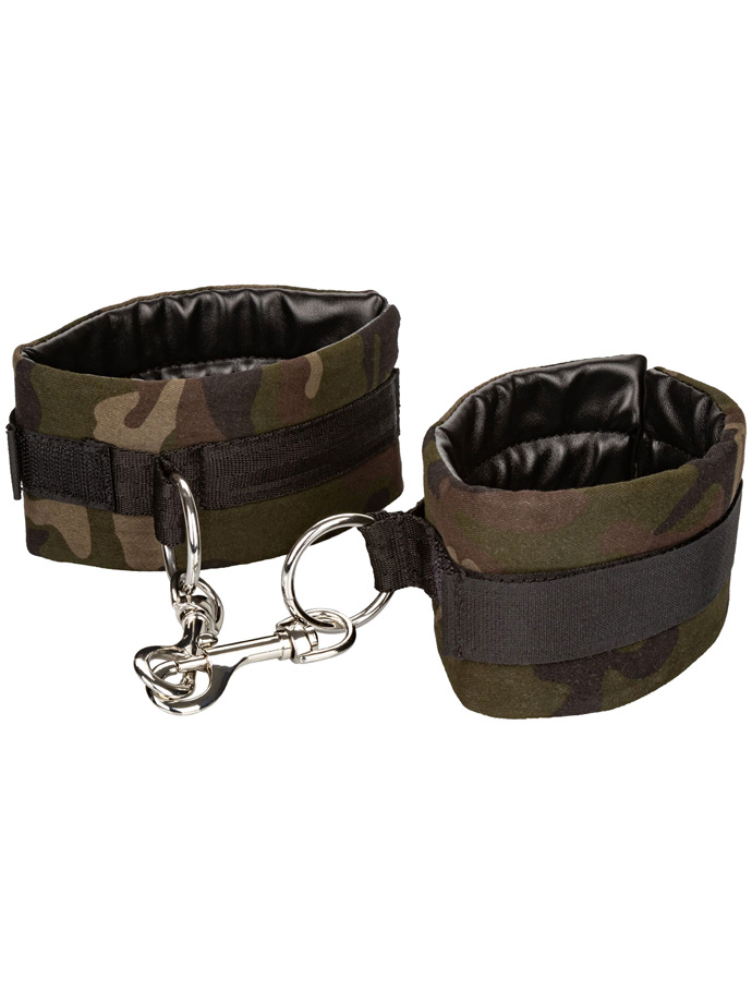 https://www.boutique-poppers.fr/shop/images/product_images/popup_images/camo-universal-cuffs-colt-green-brown-se-6915-15-3__1.jpg