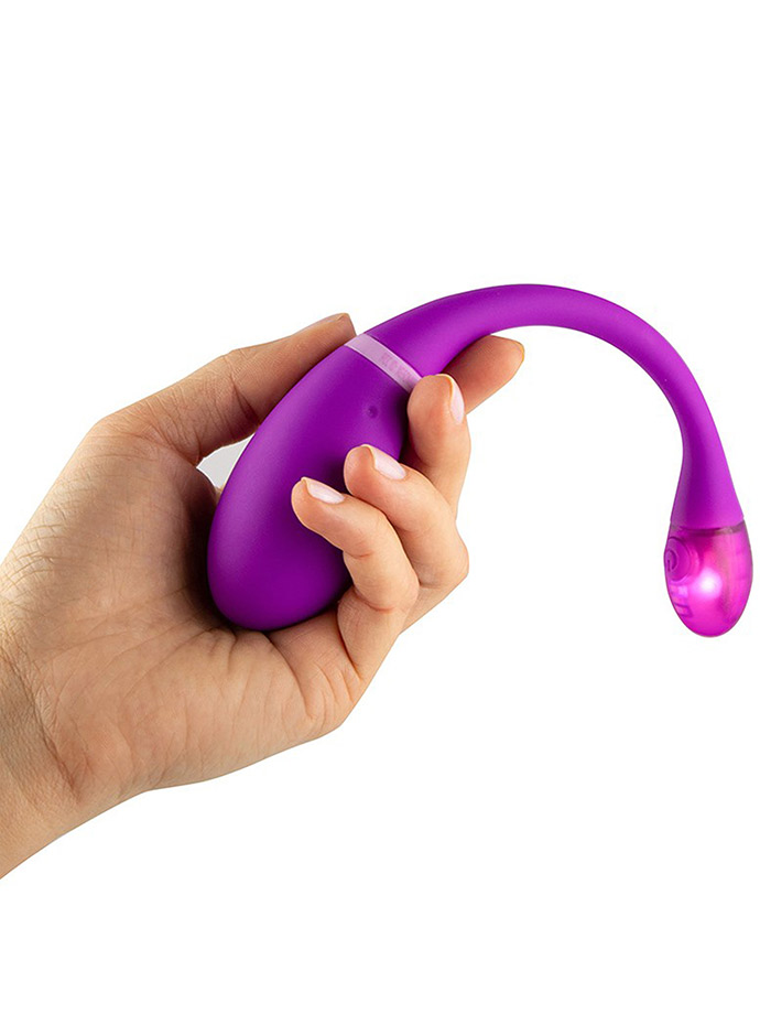 https://www.boutique-poppers.fr/shop/images/product_images/popup_images/esca-2-ohmibod-vibrator-kiiro-bluetooth-massager__2.jpg