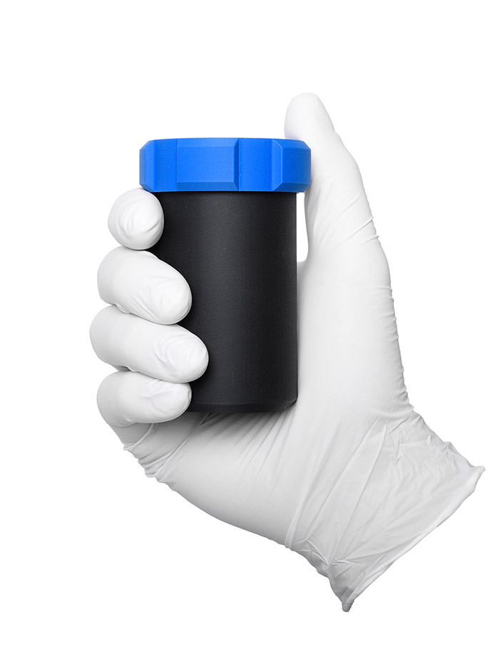 https://www.boutique-poppers.fr/shop/images/product_images/popup_images/poppers-keeper-big-slim-black-blue__3.jpg