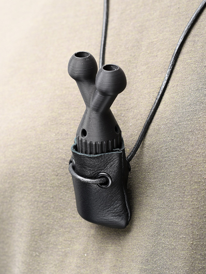 https://www.boutique-poppers.fr/shop/images/product_images/popup_images/popperstasche-poppershalsband-ledertasche-small__2.jpg