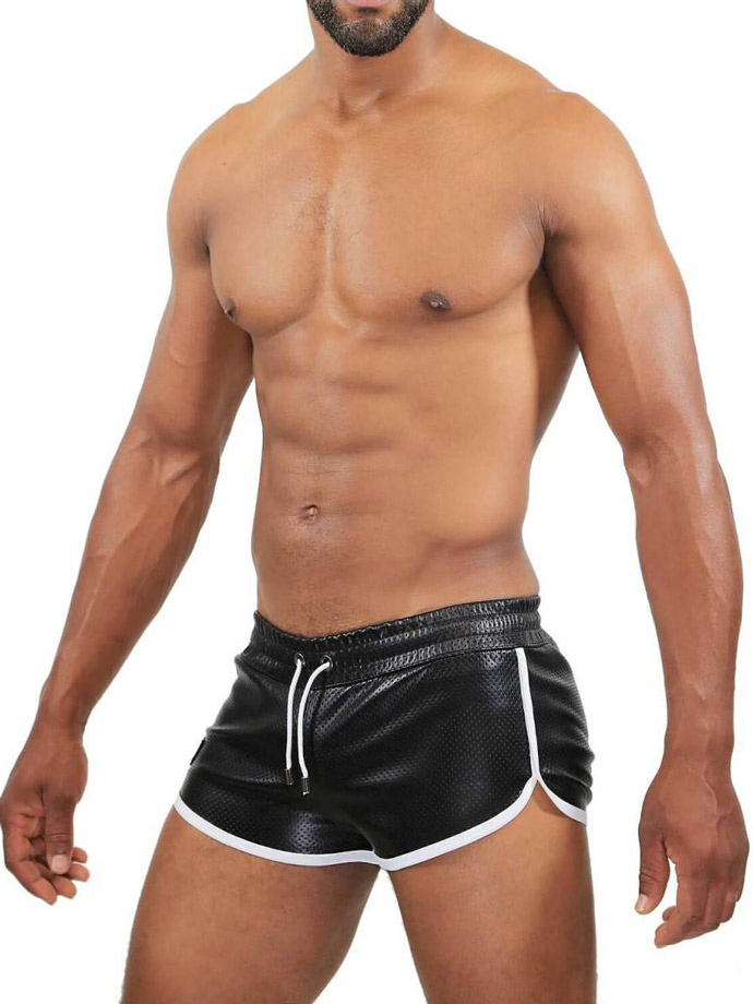 https://www.boutique-poppers.fr/shop/images/product_images/popup_images/tofparis-pilot-shorts-black__2.jpg