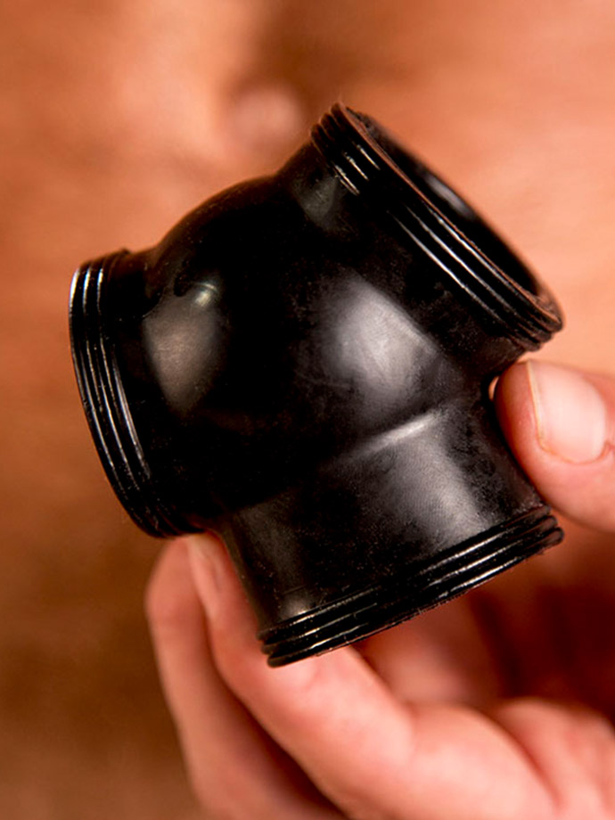 https://www.boutique-poppers.fr/shop/images/product_images/popup_images/zizi-cockring-megaman-black__2.jpg